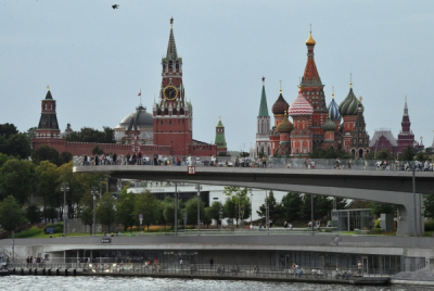 "Щит демократии" летит в Москву: визит главы ФБР расколет политический лед или станет игрой в одни ворота?